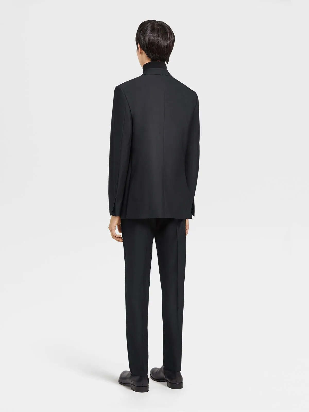 $5,100 ERMENEGILDO ZEGNA - "Wool & Mohair" PEAK LAPEL Black Tuxedo - 40R