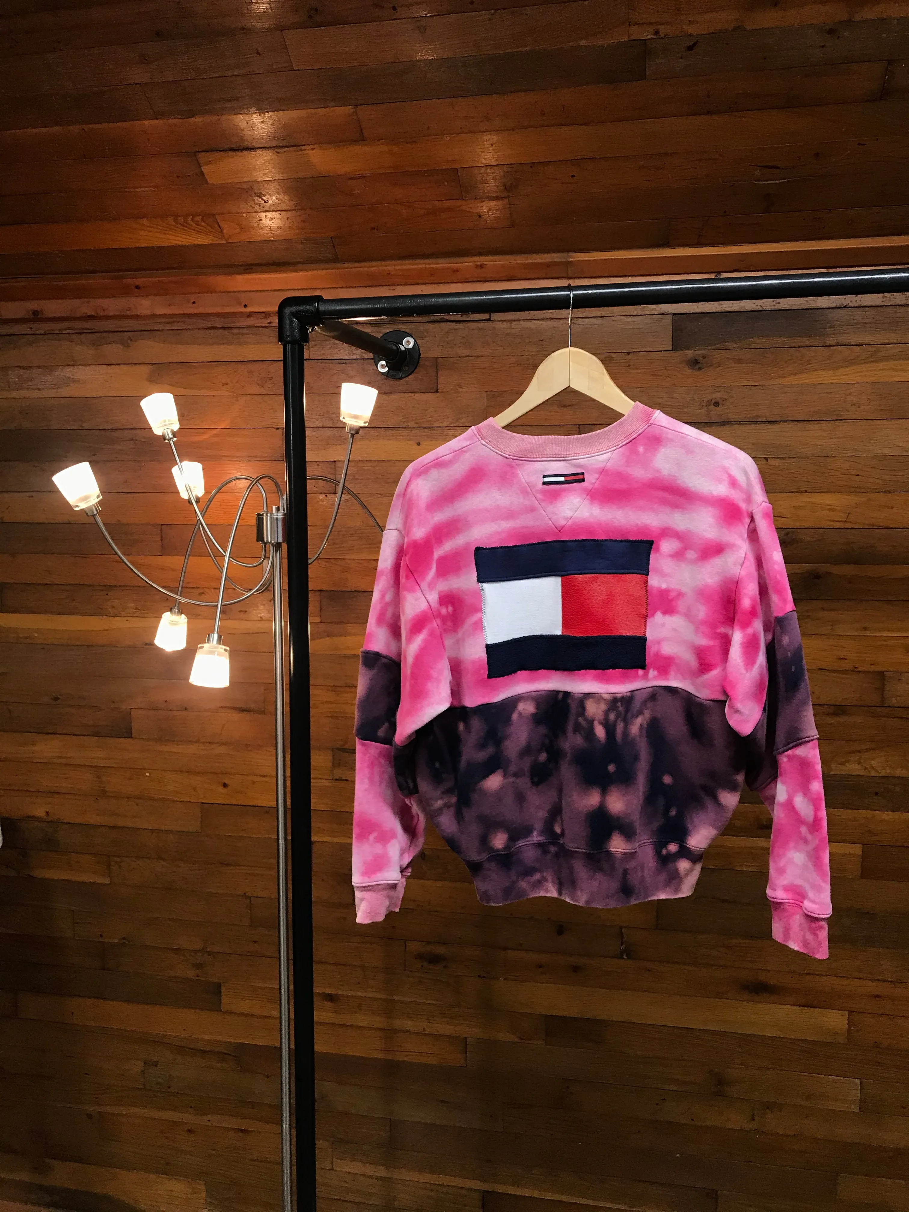 Custom Tommy Hilfiger Cropped Big Flag Sweater (M/L)