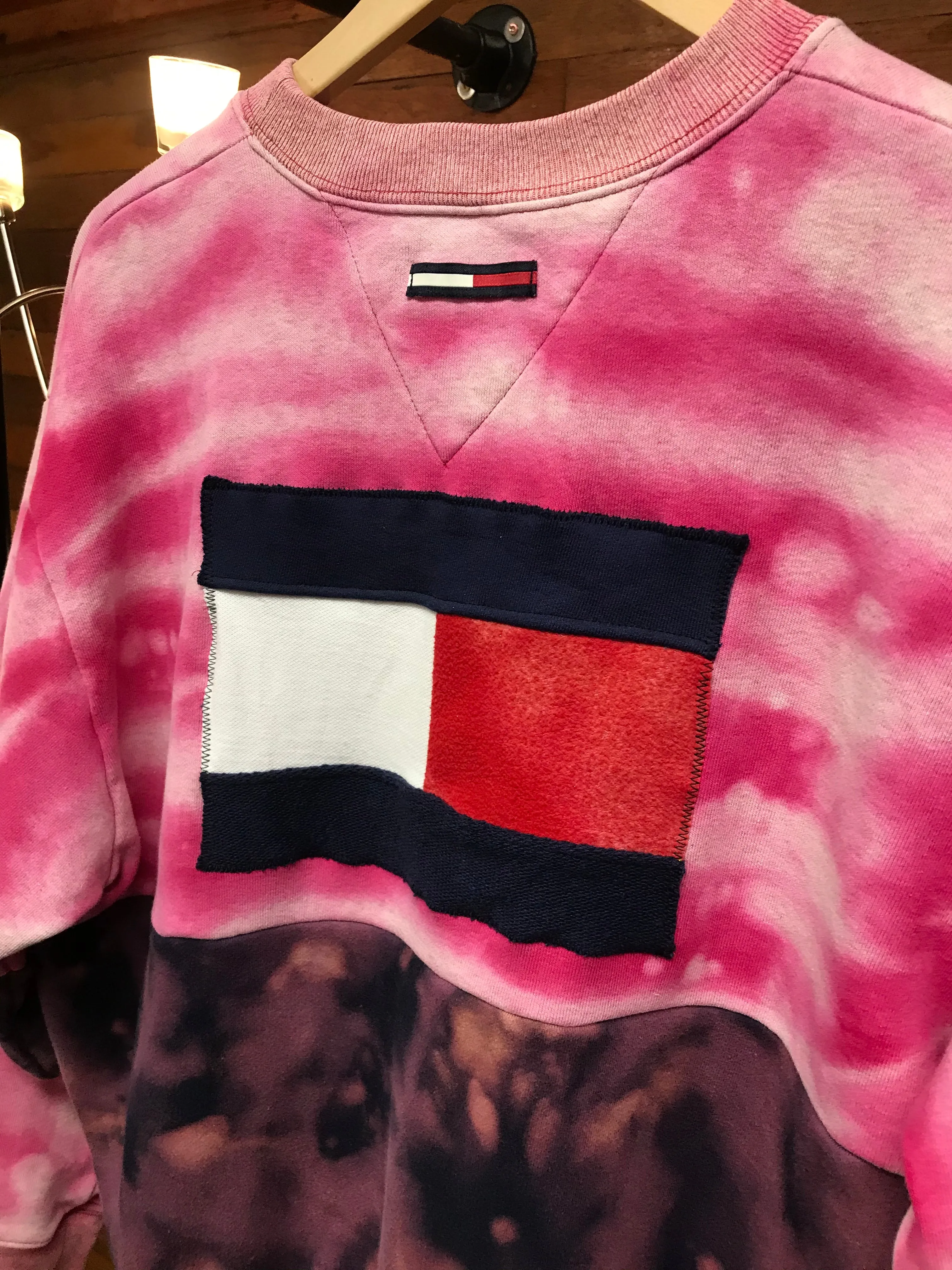 Custom Tommy Hilfiger Cropped Big Flag Sweater (M/L)