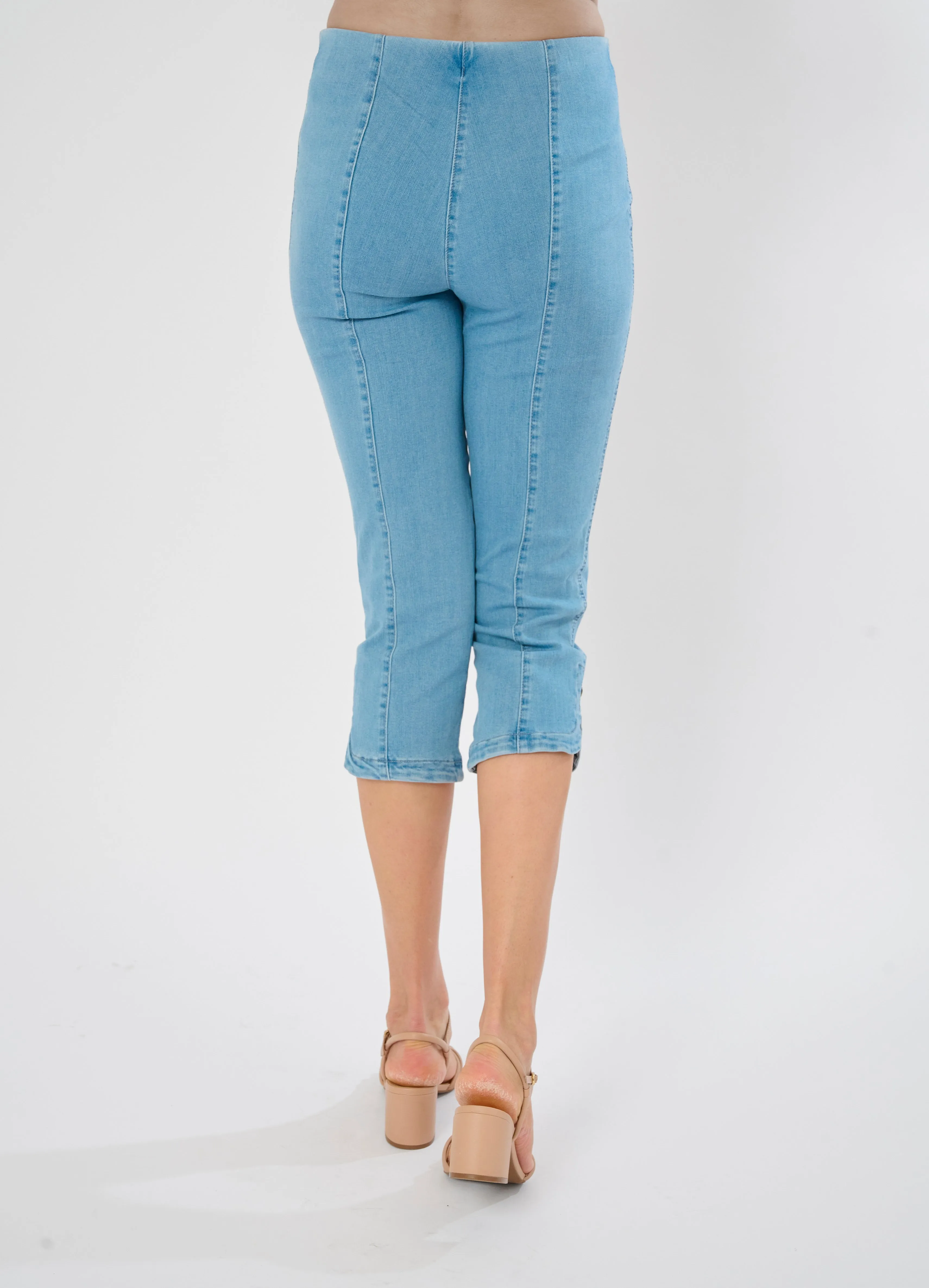 Nia Capri