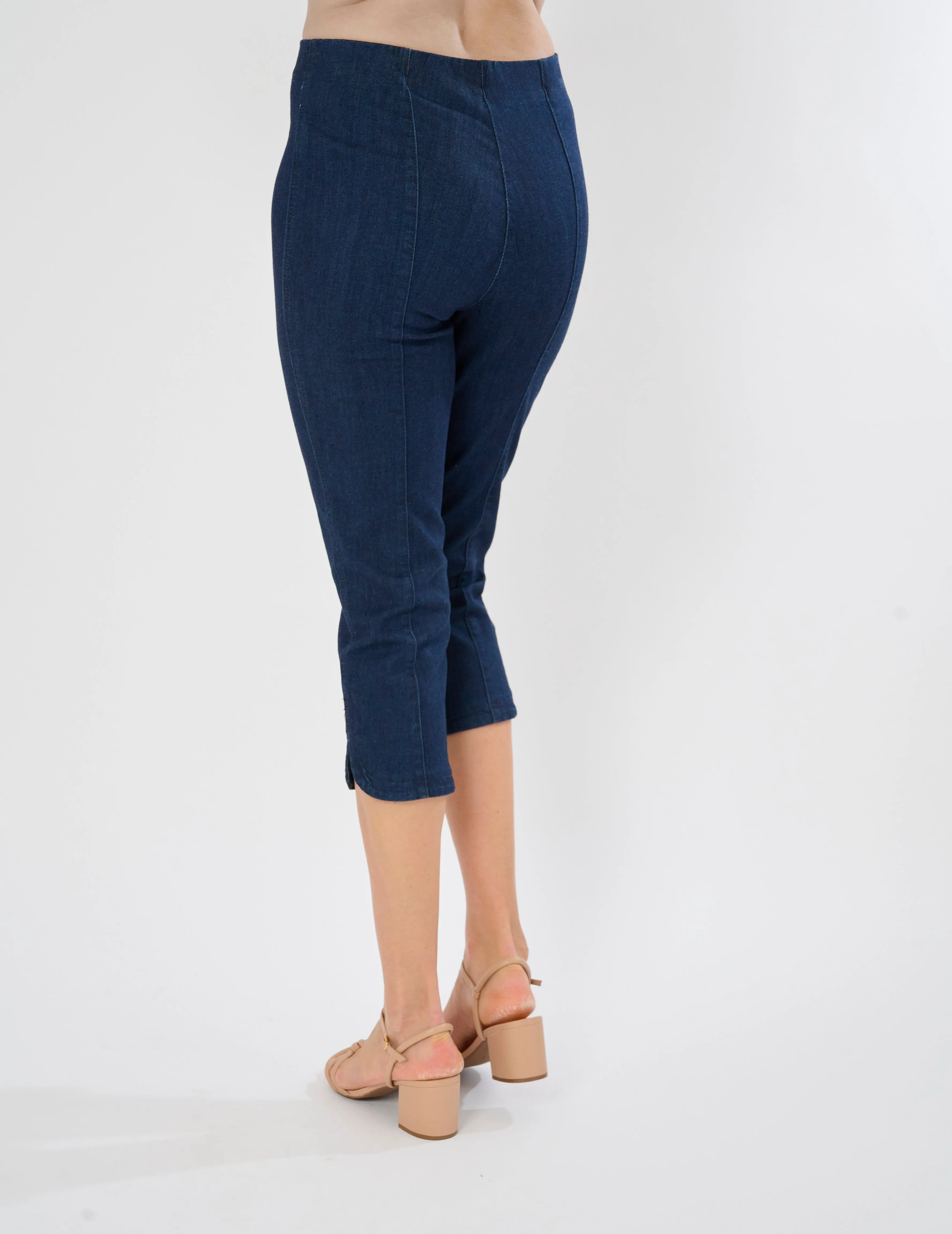 Nia Capri