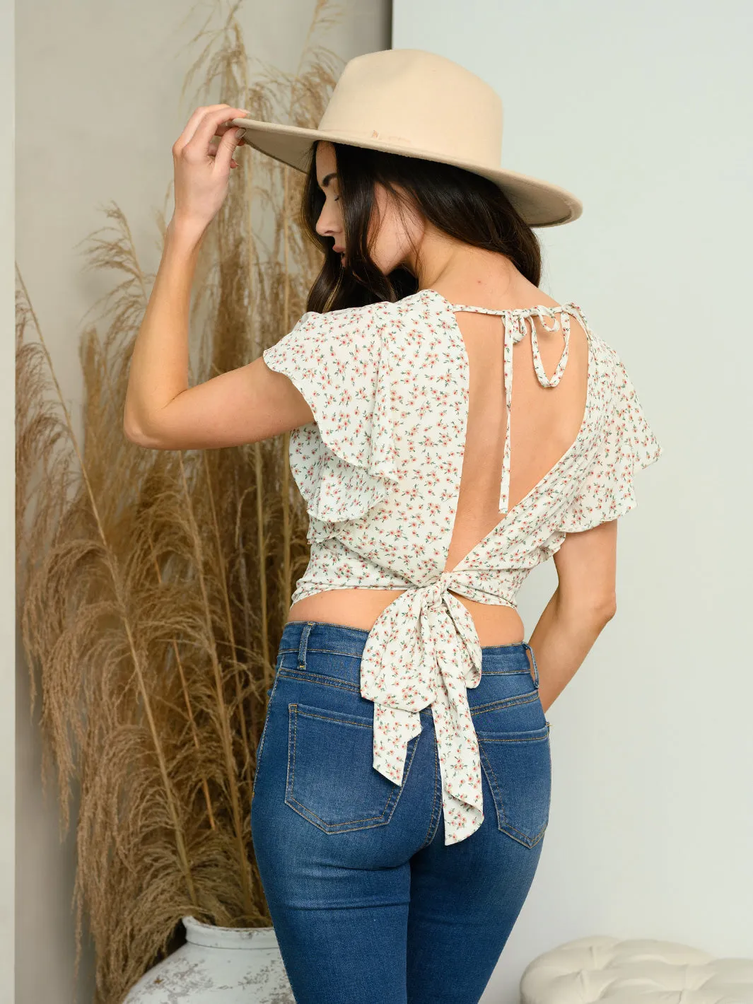 WOMEN'S SHORT RUFFLE BACK TIE TOP
